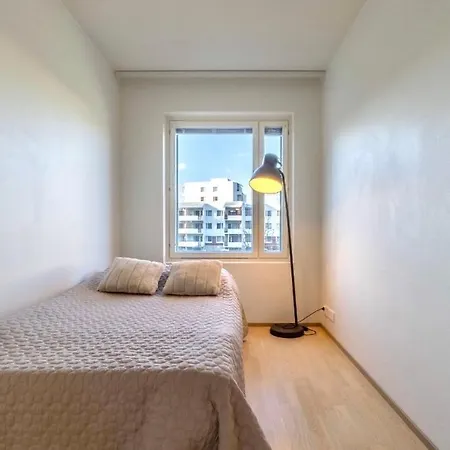 88 M2 With 3 Bedrooms Only 10 Min From The Airport And 350 M By Train To The Airport Appartement Vantaa