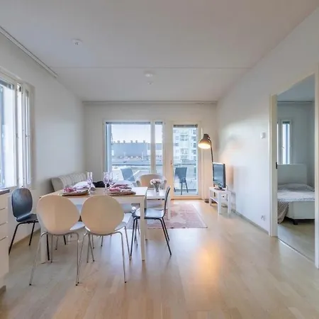 88 M2 With 3 Bedrooms Only 10 Min From The Airport And 350 M By Train To The Airport Apartamento