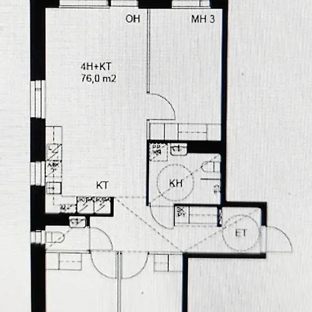 Apartamento 88 M2 With 3 Bedrooms Only 10 Min From The Airport And 350 M By Train To The Airport